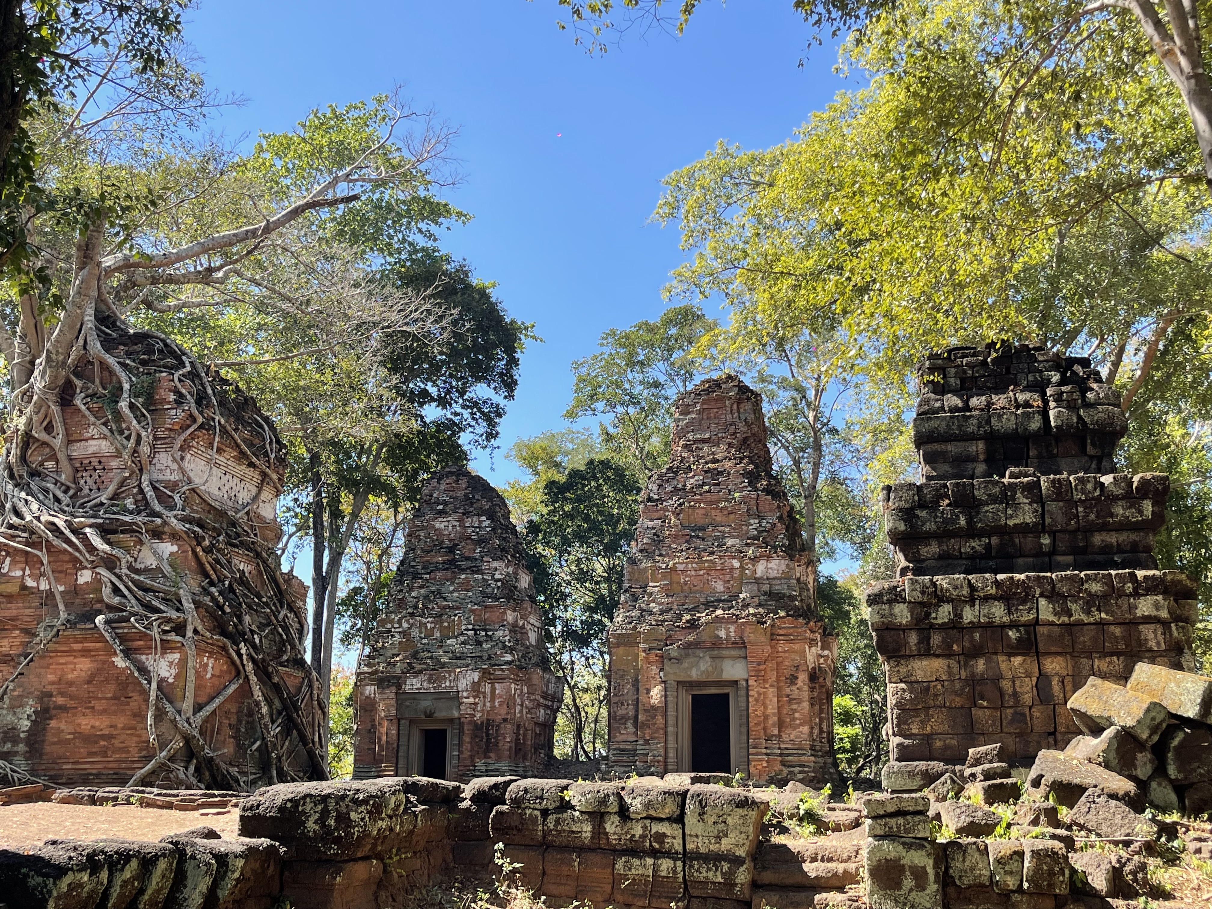 Group of Koh Ker Temple, Bengmelea&Bonteay Srei Temple — photo 2